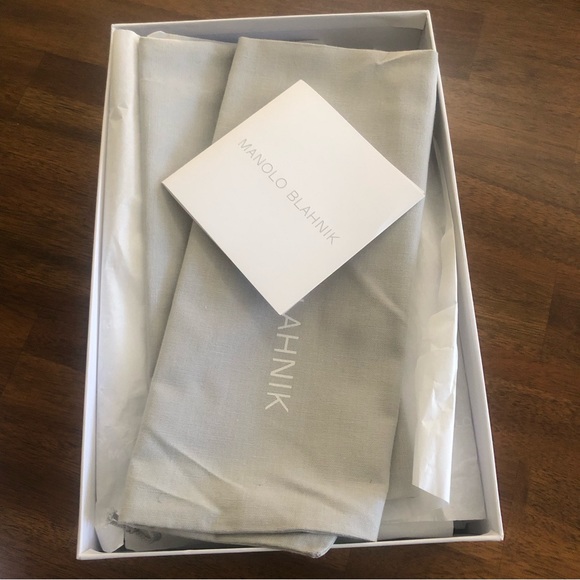 NIB $1125 Manolo Blahnik Hangisi Satin Crystal-Buckle Pumps in Green - size 37.5 - Picture 16 of 16